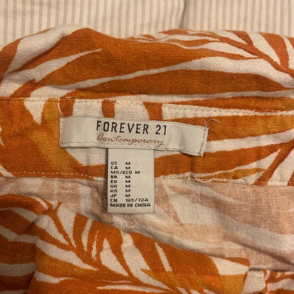 Forever 21 Women size M shorts - Picture 3 of 3